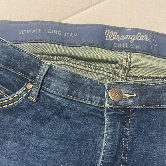 Wrangler Shiloh Jeans - Picture 2 of 5